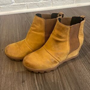 Sorel booties. Size 9. Sold